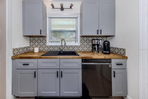 Купить виллу или дом в Венеция, Флорида 6 комнат, 104.7м2, № 1649412 - фото 17