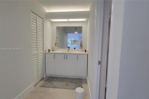 Copropriété à vendre à Miami, Floride: 3 chambres, 153.47 m2 № 1859094 - photo 28