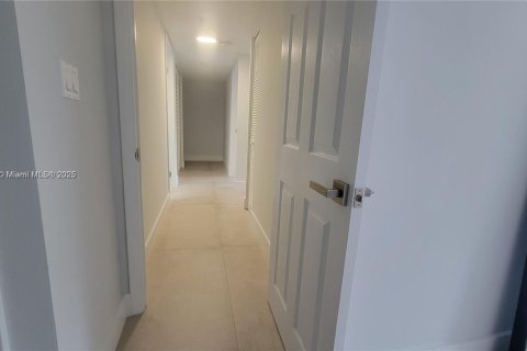 Copropriété à vendre à Miami, Floride: 3 chambres, 153.47 m2 № 1859094 - photo 19