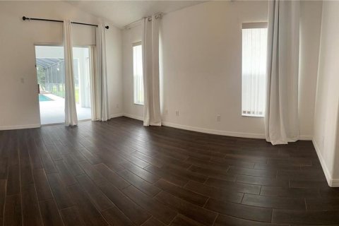 Casa en venta en Clermont, Florida, 5 dormitorios, 214.51 m2 № 2107397 - foto 6