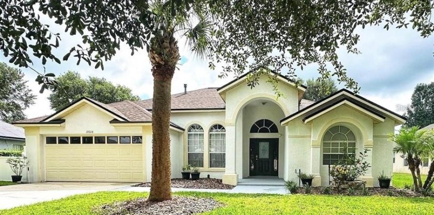Casa en Clermont, Florida 5 dormitorios, 214.51 m2 № 2107397