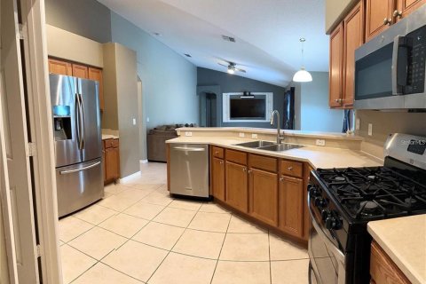 Casa en venta en Clermont, Florida, 5 dormitorios, 214.51 m2 № 2107397 - foto 2