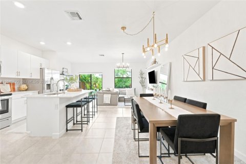 Townhouse in Homestead, Florida 3 bedrooms, 153.38 sq.m. № 2087971 - photo 12