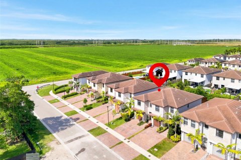Townhouse in Homestead, Florida 3 bedrooms, 153.38 sq.m. № 2087971 - photo 3