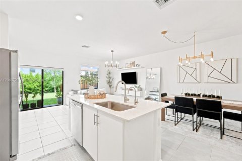 Townhouse in Homestead, Florida 3 bedrooms, 153.38 sq.m. № 2087971 - photo 18
