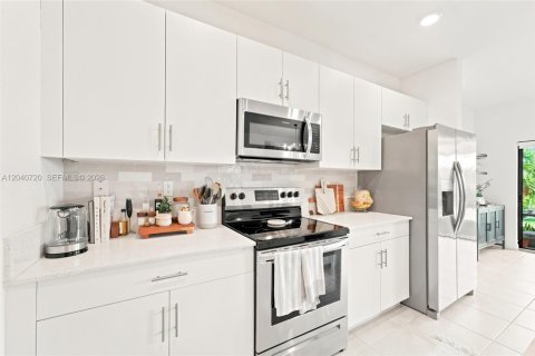Townhouse in Homestead, Florida 3 bedrooms, 153.38 sq.m. № 2087971 - photo 17