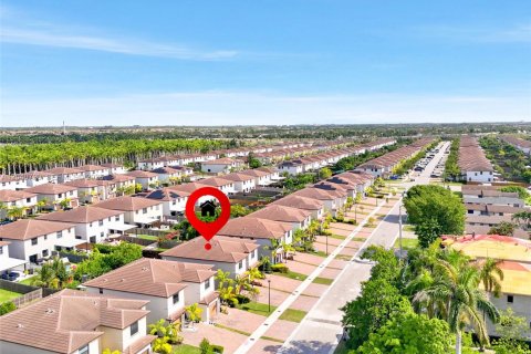 Townhouse in Homestead, Florida 3 bedrooms, 153.38 sq.m. № 2087971 - photo 4