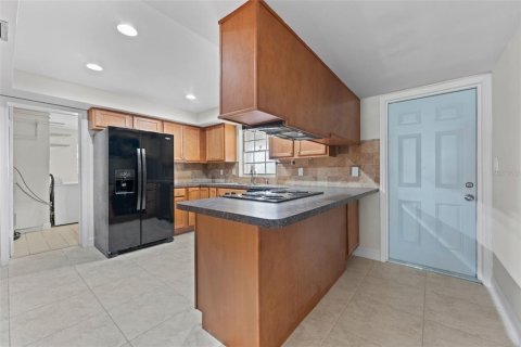 Commercial property in Tampa, Florida 319.96 sq.m. № 1806806 - photo 8