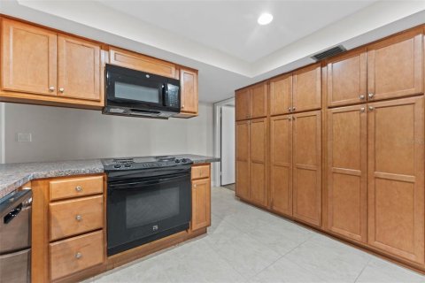 Commercial property in Tampa, Florida 319.96 sq.m. № 1806806 - photo 11
