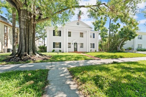 Commercial property in Tampa, Florida 319.96 sq.m. № 1806806 - photo 2