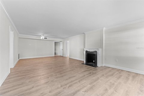 Commercial property in Tampa, Florida 319.96 sq.m. № 1806806 - photo 5