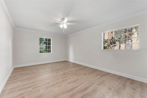 Commercial property in Tampa, Florida 319.96 sq.m. № 1806806 - photo 18
