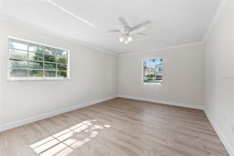 Commercial property in Tampa, Florida 319.96 sq.m. № 1806806 - photo 13