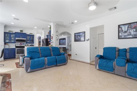 Купить виллу или дом в Хомстед, Флорида 5 спален, 232.35м2, № 2043501 - фото 13