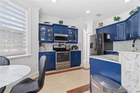 Купить виллу или дом в Хомстед, Флорида 5 спален, 232.35м2, № 2043501 - фото 8