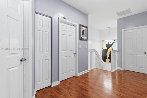 Купить виллу или дом в Хомстед, Флорида 5 спален, 232.35м2, № 2043501 - фото 17