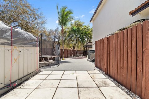 Купить виллу или дом в Хомстед, Флорида 5 спален, 232.35м2, № 2043501 - фото 29