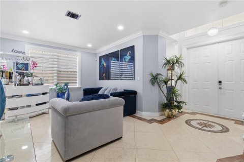 Купить виллу или дом в Хомстед, Флорида 5 спален, 232.35м2, № 2043501 - фото 4