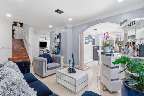 Купить виллу или дом в Хомстед, Флорида 5 спален, 232.35м2, № 2043501 - фото 6