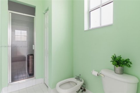 Купить виллу или дом в Хомстед, Флорида 5 спален, 232.35м2, № 2043501 - фото 19