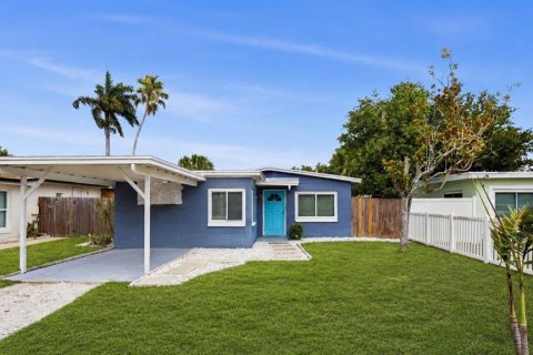 Villa ou maison à Saint Petersburg, Floride 3 chambres, 83.98 m2 № 2236075