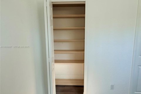 Купить кондоминиум в Порт-Сент-Луси, Флорида 3 спальни, 165.46м2, № 1985808 - фото 16