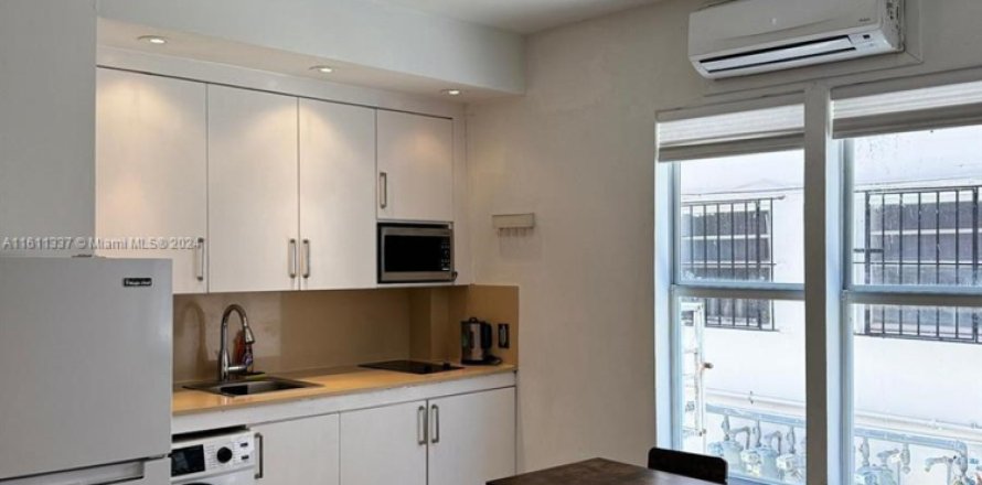 Estudio en el Condominio en Miami Beach, Florida № 1730021