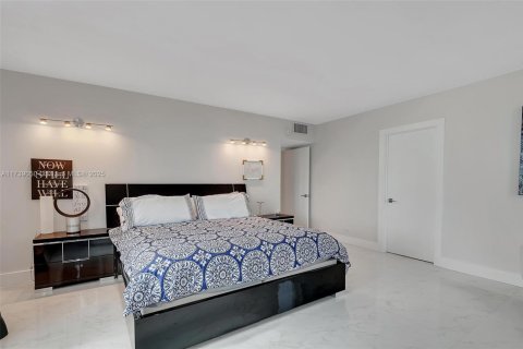 Condominio en alquiler en Miami Beach, Florida, 2 dormitorios, 137.5 m2 № 1487326 - foto 20