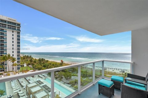 Condominio en alquiler en Miami Beach, Florida, 2 dormitorios, 137.5 m2 № 1487326 - foto 1