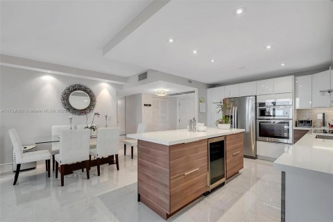 Condominio en alquiler en Miami Beach, Florida, 2 dormitorios, 137.5 m2 № 1487326 - foto 4