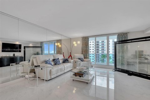 Condominio en alquiler en Miami Beach, Florida, 2 dormitorios, 137.5 m2 № 1487326 - foto 8