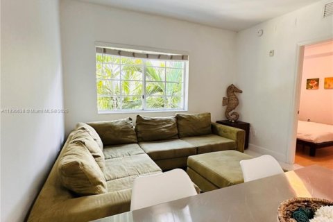 Condo in Miami Beach, Florida, 1 bedroom  № 1814123 - photo 4
