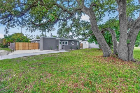 Villa ou maison à vendre à Saint Petersburg, Floride: 3 chambres, 101.45 m2 № 2395538 - photo 2