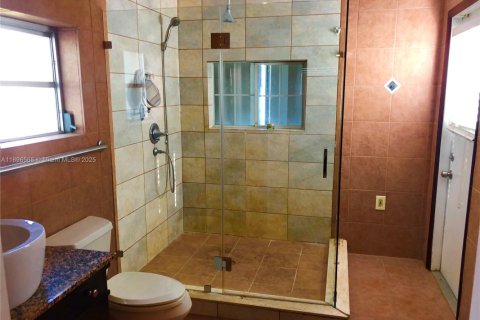 Снять в аренду виллу или дом в Холливуд, Флорида 3 спальни, 137.5м2, № 1951115 - фото 7