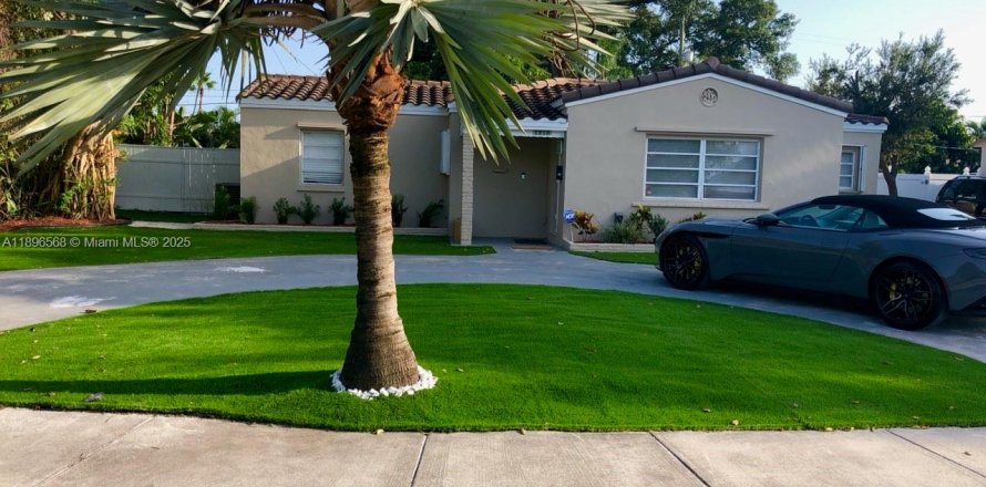 Дом в Холливуд, Флорида 3 спальни, 137.5м2 № 1951115