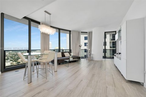 Condo à Miami, Floride, 2 chambres  № 2076040