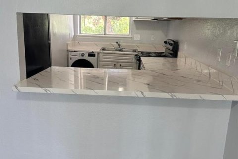 Condo in Orlando, Florida, 2 bedrooms  № 1801687 - photo 7