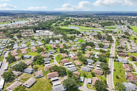 Condo in Sun City Center, Florida, 2 bedrooms  № 1844404 - photo 26