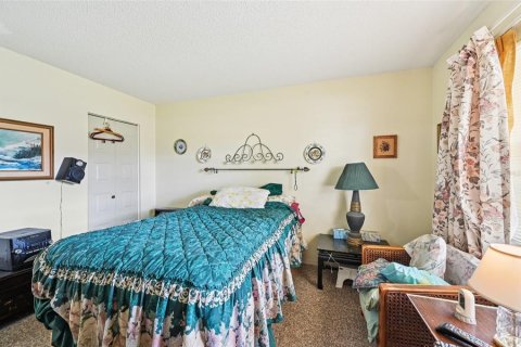 Condo in Sun City Center, Florida, 2 bedrooms  № 1844404 - photo 12