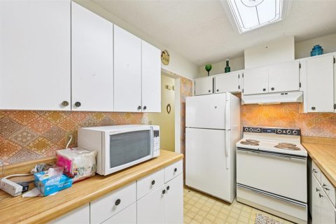 Condo in Sun City Center, Florida, 2 bedrooms  № 1844404 - photo 8