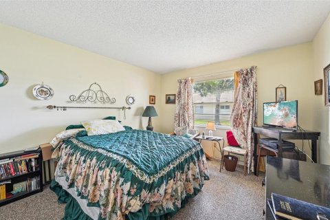 Condo in Sun City Center, Florida, 2 bedrooms  № 1844404 - photo 10