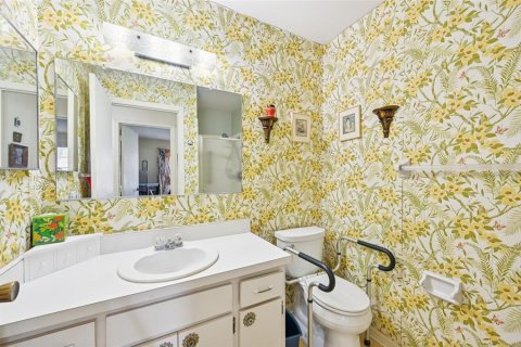 Condo in Sun City Center, Florida, 2 bedrooms  № 1844404 - photo 17