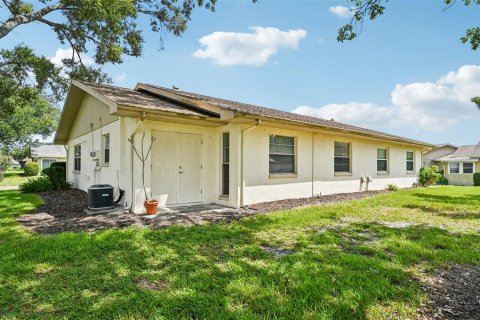 Condo in Sun City Center, Florida, 2 bedrooms  № 1844404 - photo 23