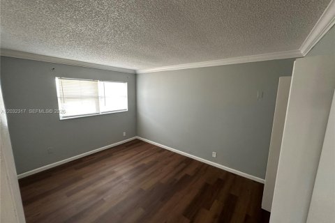 Copropriété à louer à Hollywood, Floride: 2 chambres, 91.97 m2 № 2146508 - photo 6