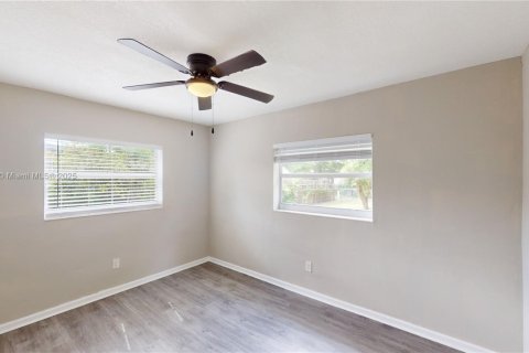 House in Miami Gardens, Florida 3 bedrooms № 1889408 - photo 21