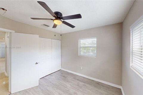 House in Miami Gardens, Florida 3 bedrooms № 1889408 - photo 20