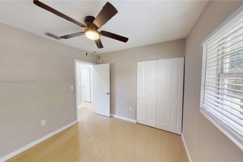 House in Miami Gardens, Florida 3 bedrooms № 1889408 - photo 16