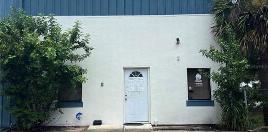 Commercial property in Orlando, Florida № 2213260