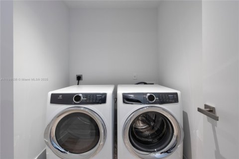 Condominio en venta en Miami Beach, Florida, 3 dormitorios, 198.16 m2 № 1861083 - foto 24