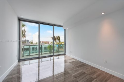 Condominio en venta en Miami Beach, Florida, 3 dormitorios, 198.16 m2 № 1861083 - foto 17
